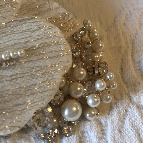 David’s Bridal Headpiece w/ Pearls & Crystals - Picture 4 of 11